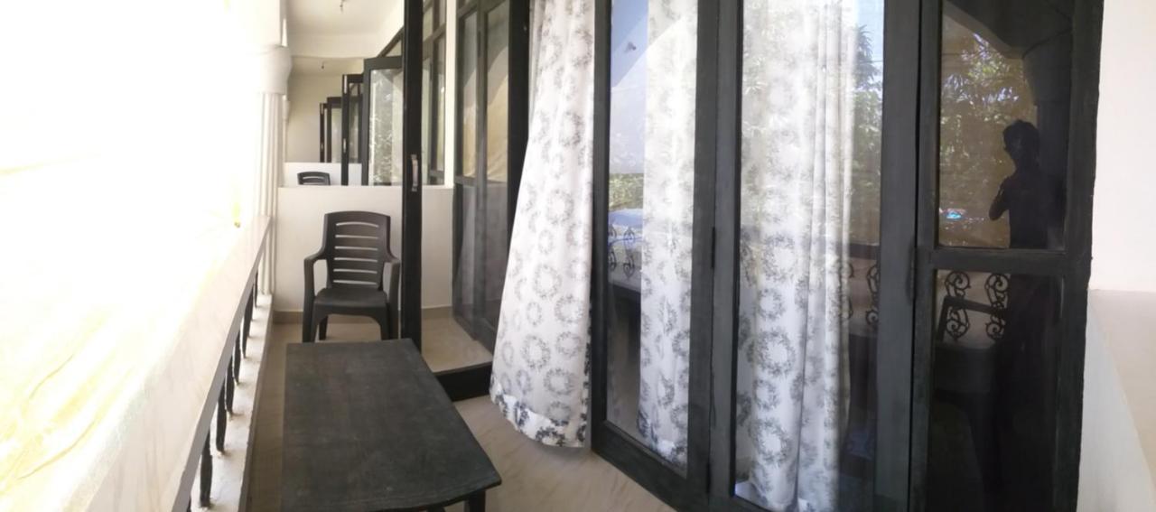 God'S Gift Morjim Hotel ภายนอก รูปภาพ