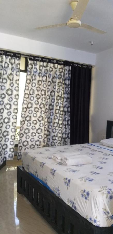 God'S Gift Morjim Hotel ภายนอก รูปภาพ