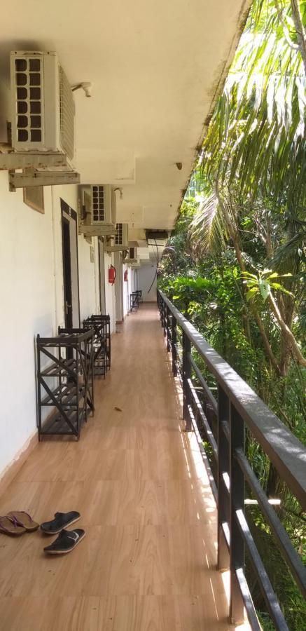 God'S Gift Morjim Hotel ภายนอก รูปภาพ