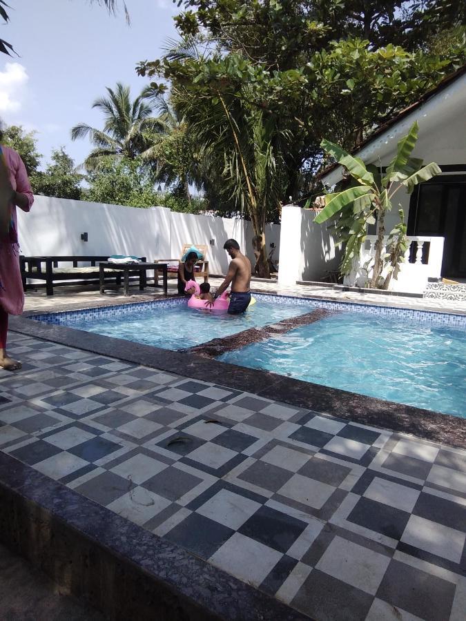 God'S Gift Morjim Hotel ภายนอก รูปภาพ