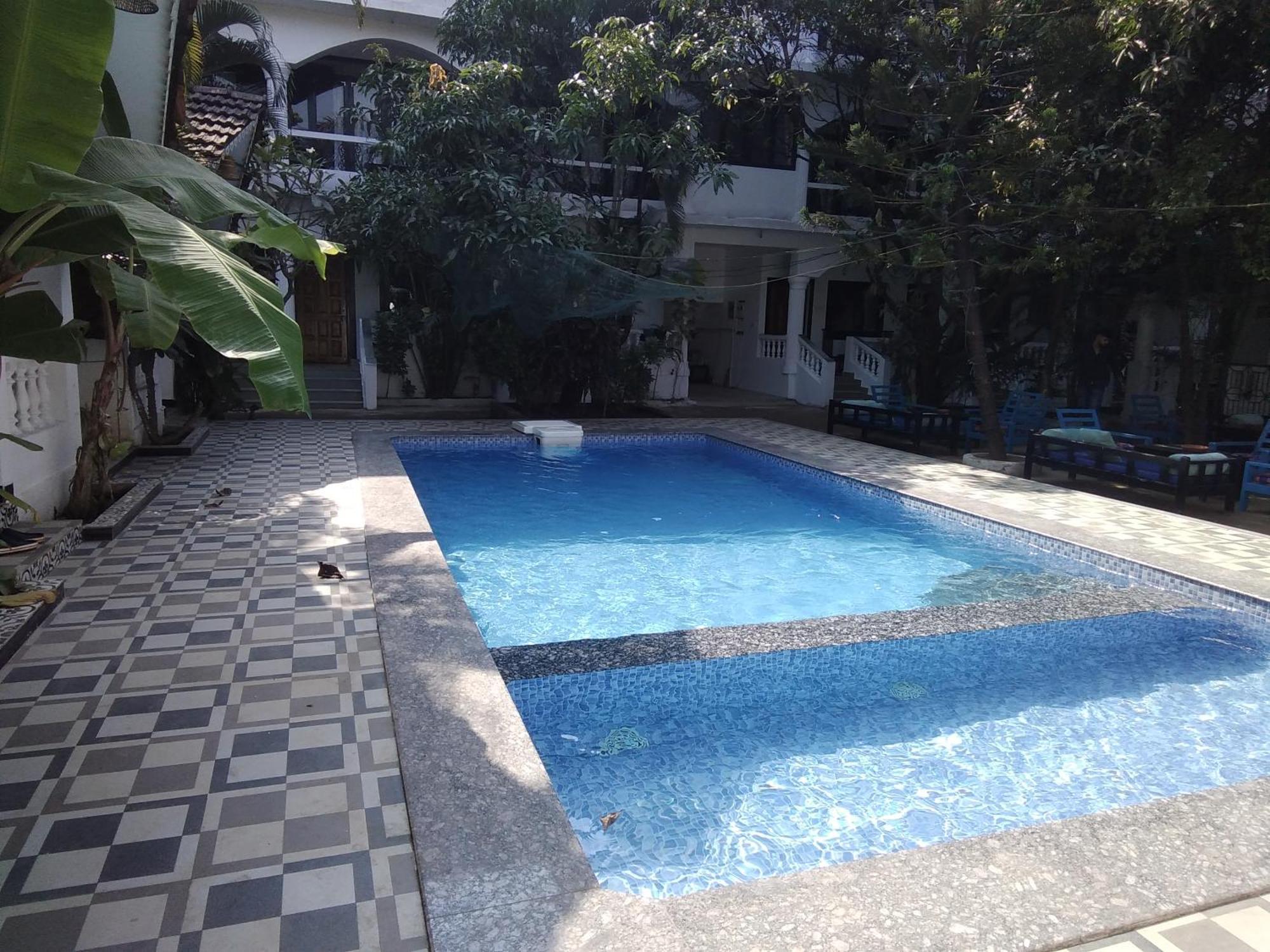 God'S Gift Morjim Hotel ภายนอก รูปภาพ