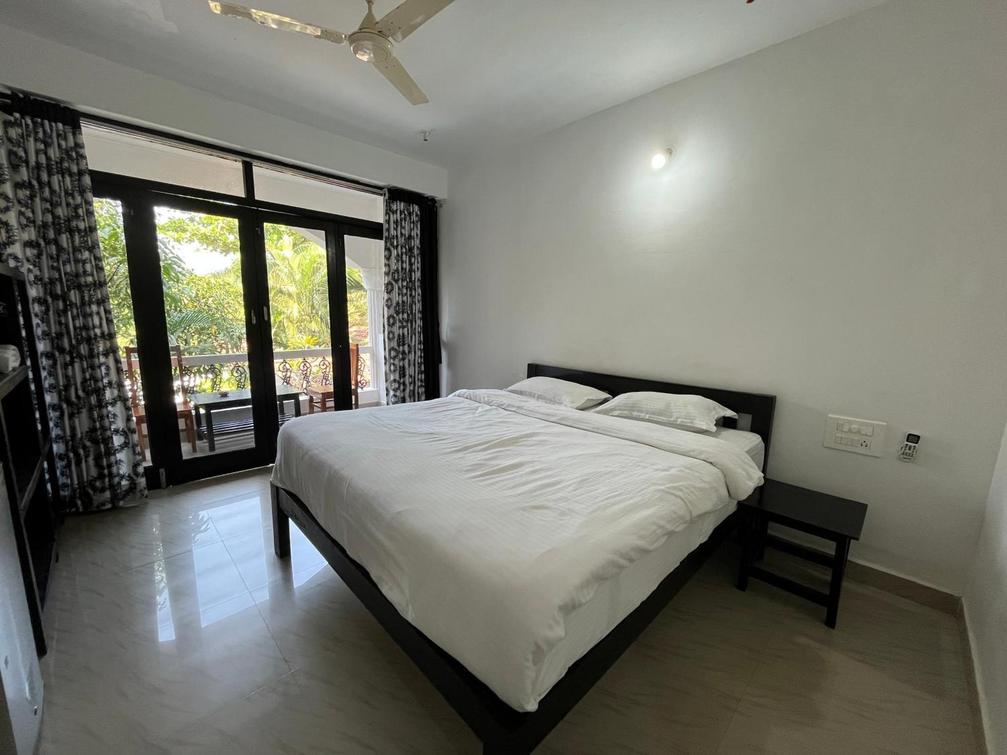 God'S Gift Morjim Hotel ภายนอก รูปภาพ