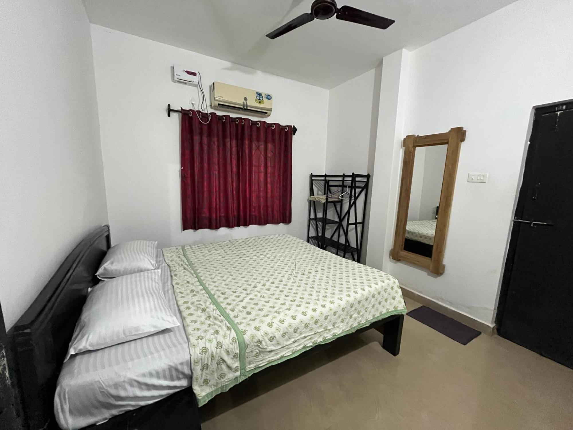 God'S Gift Morjim Hotel ภายนอก รูปภาพ