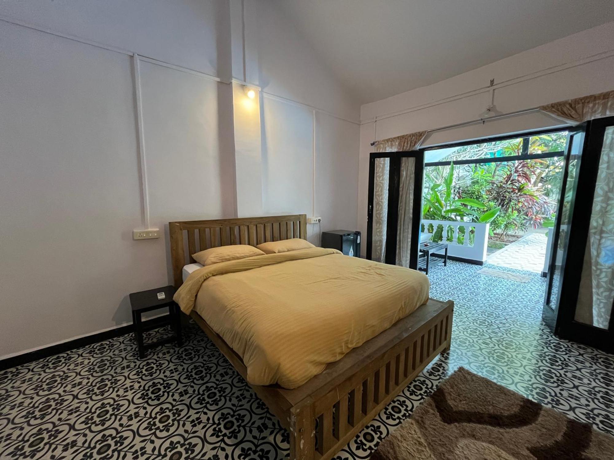 God'S Gift Morjim Hotel ภายนอก รูปภาพ