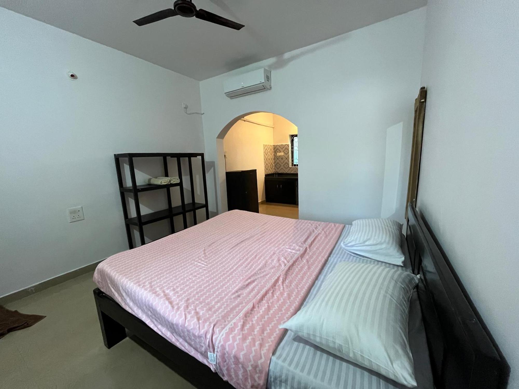 God'S Gift Morjim Hotel ภายนอก รูปภาพ